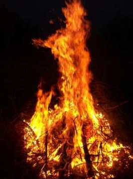 Osterfeuer müssen angemeldet werden