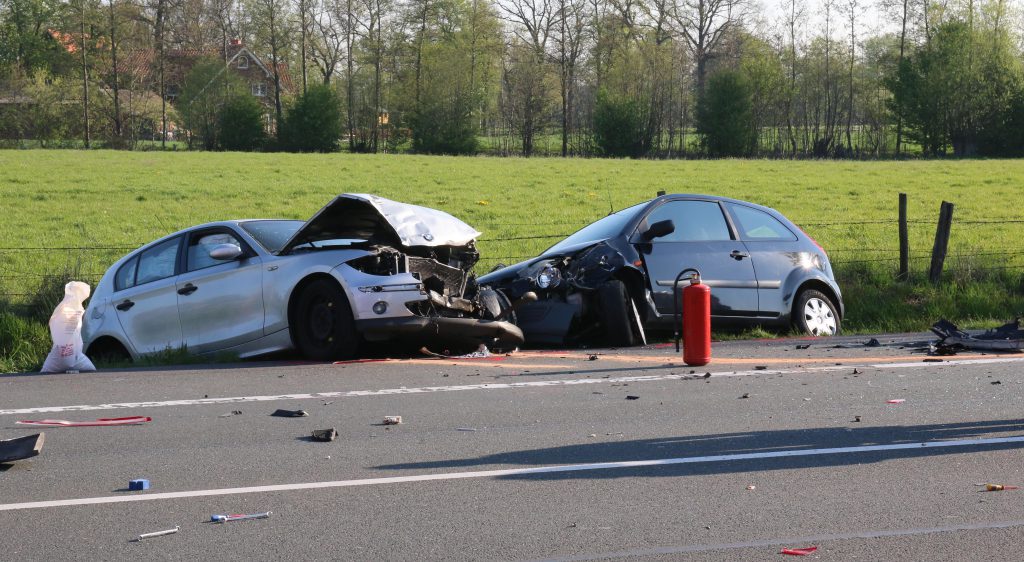 Unfallserie auf B64 Ostersamstag