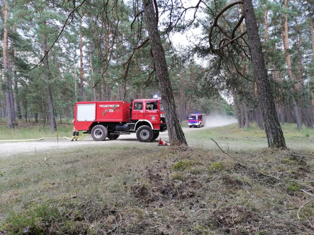 Aufwändige Großübungen der Löschzüge Ostenland und Delbrück