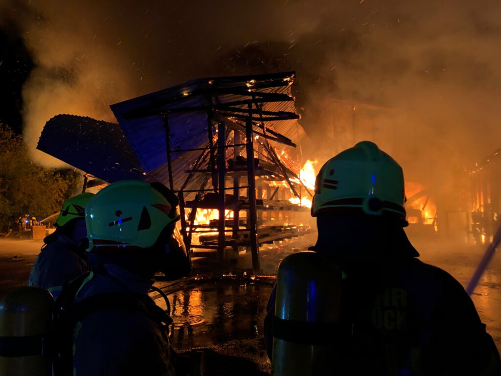 Großbrand einer Zimmerei in Delbrück