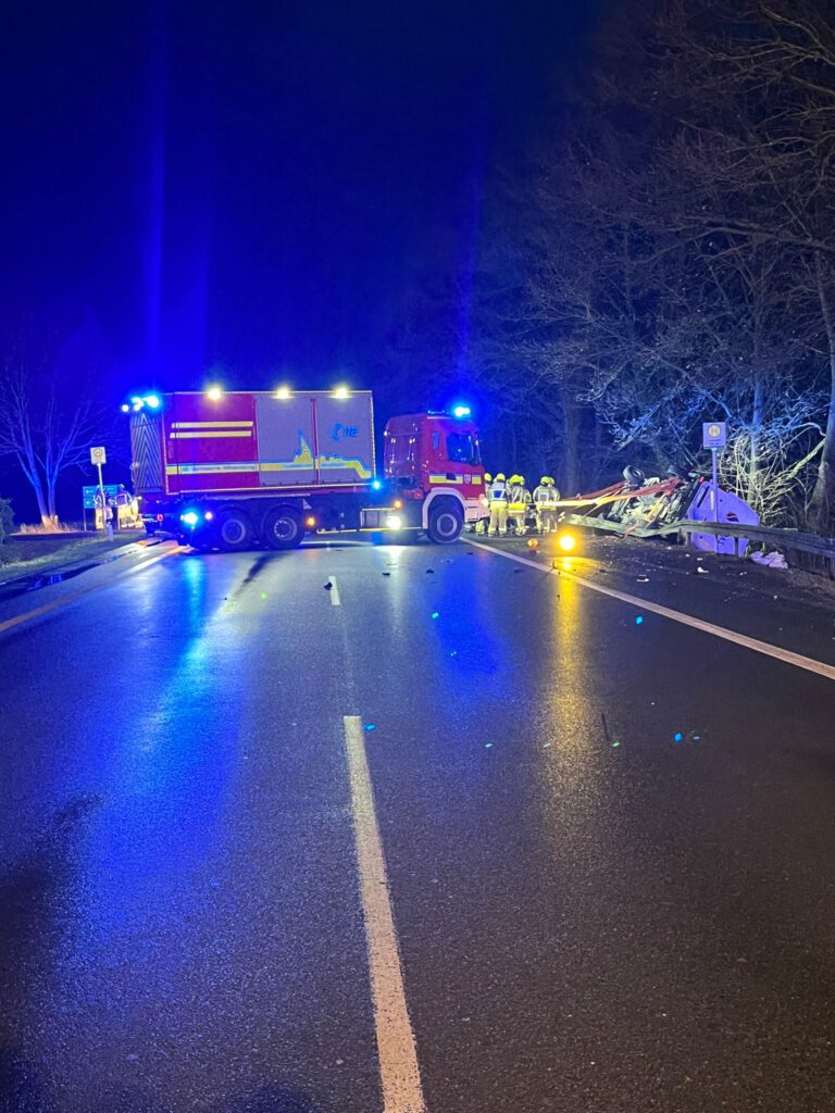 Verkehrsunfall B64 in Delbrück