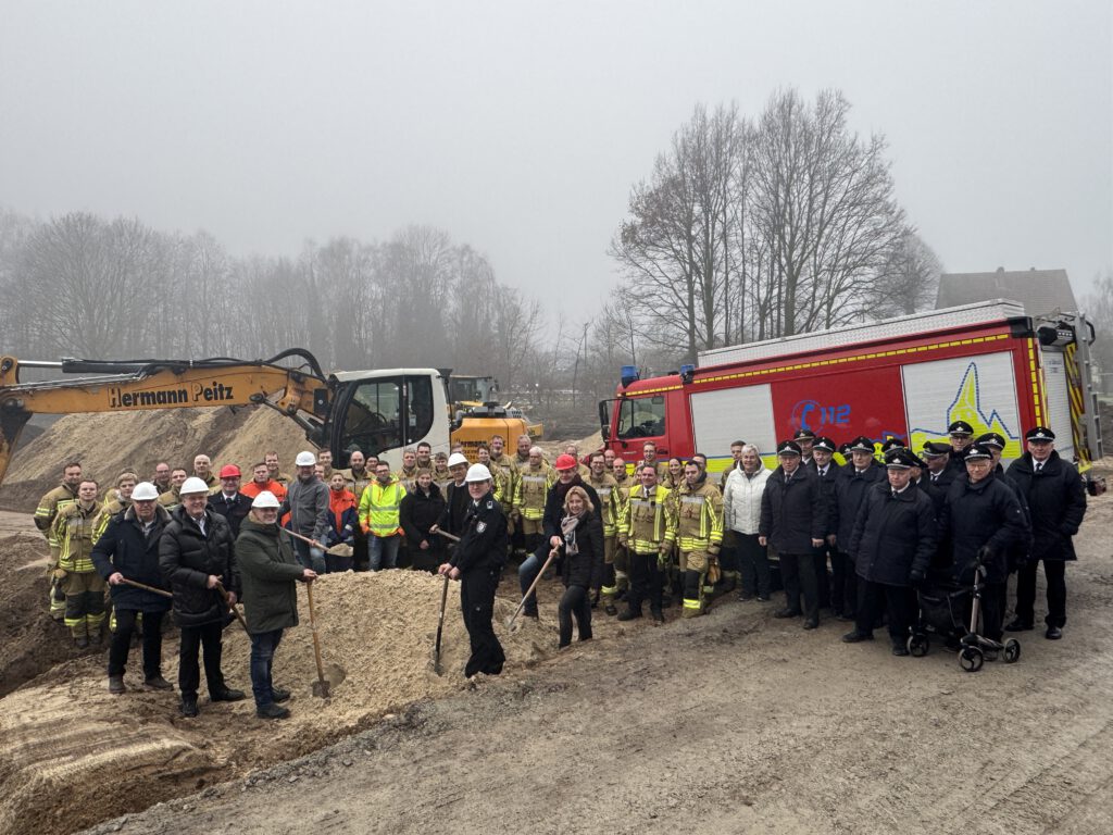 Spatenstich Feuerwehrgerätehaus Ostenland